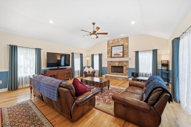 58 Leslie Dr, West Milford Twp., NJ 07480