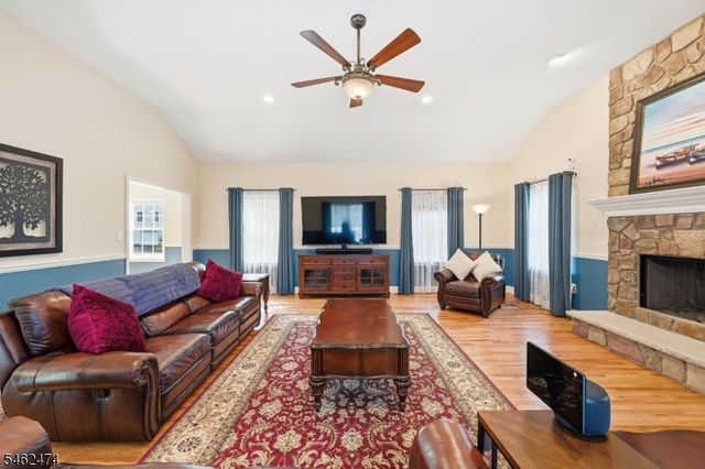 58 Leslie Dr, West Milford Twp., NJ 07480