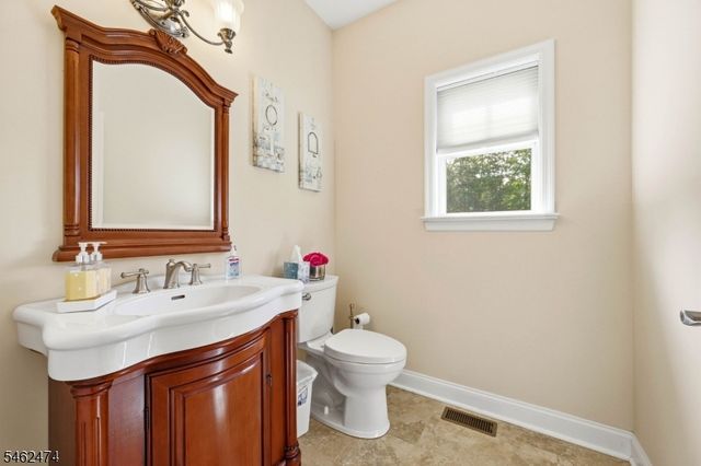 58 Leslie Dr, West Milford Twp., NJ 07480