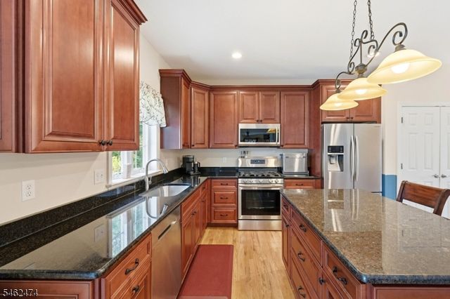 58 Leslie Dr, West Milford Twp., NJ 07480