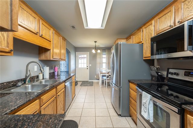 330 Beasley Drive, Centerton, AR 72719
