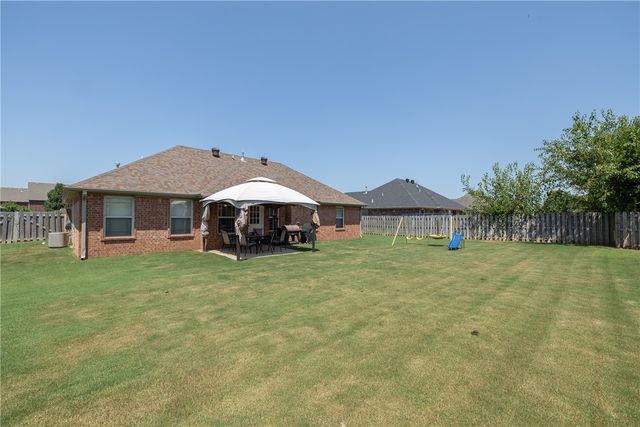 330 Beasley Drive, Centerton, AR 72719