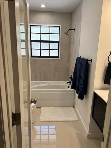 5880 NE 22nd Avenue, Fort Lauderdale, FL 33308