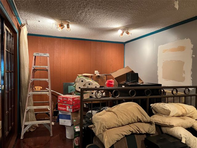 3400 Avenue C, Fort Worth, TX 76105