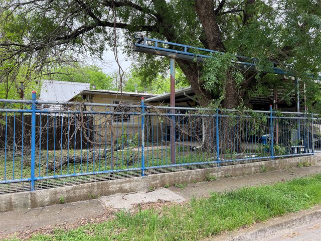 3400 Avenue C, Fort Worth, TX 76105