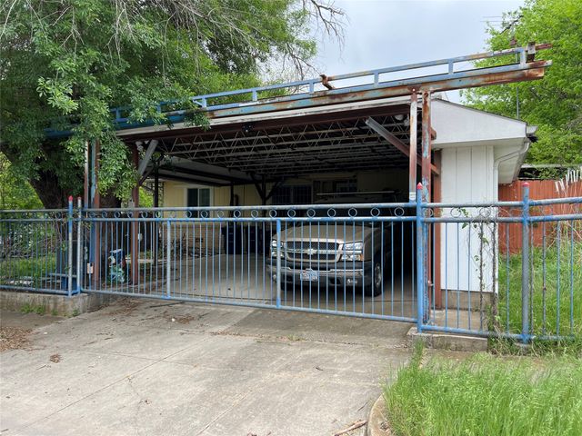 3400 Avenue C, Fort Worth, TX 76105