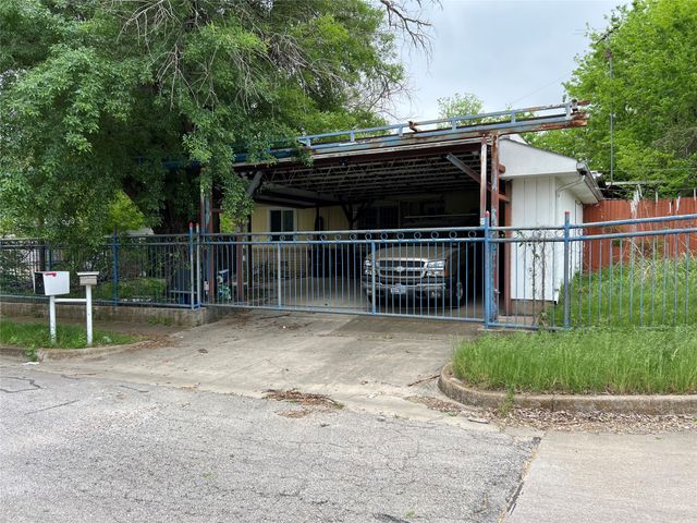 3400 Avenue C, Fort Worth, TX 76105