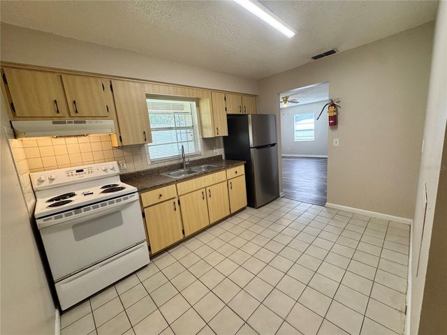 1001 CRAWFORD STREET, Leesburg, FL 34748