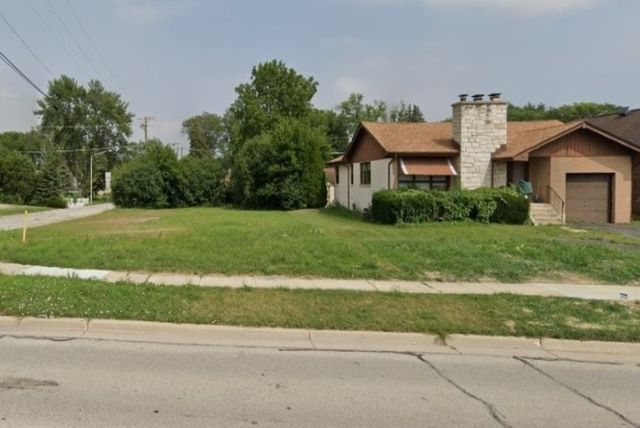 200 S Addison Road, Addison, IL 60101