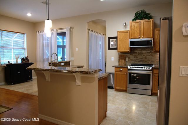 182 Shalimar Avenue NW, Palm Bay, FL 32907