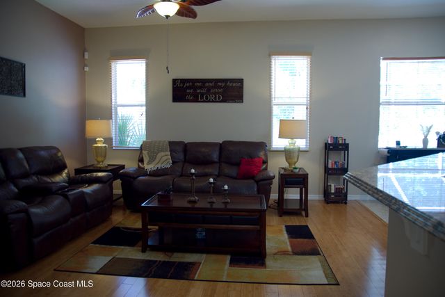 182 Shalimar Avenue NW, Palm Bay, FL 32907