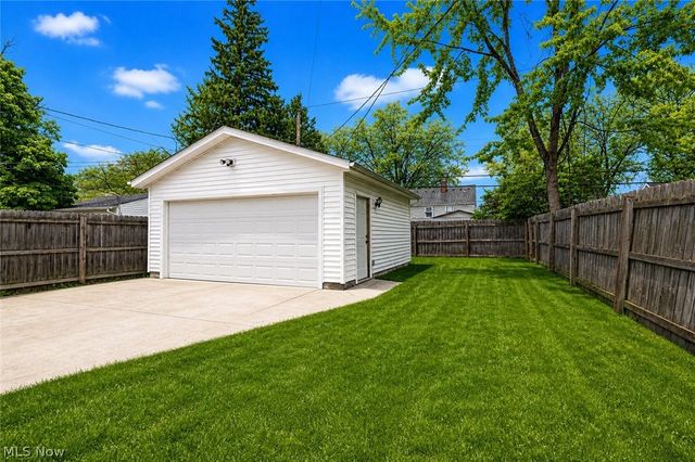17511 Throckley Avenue, Cleveland, OH 44128