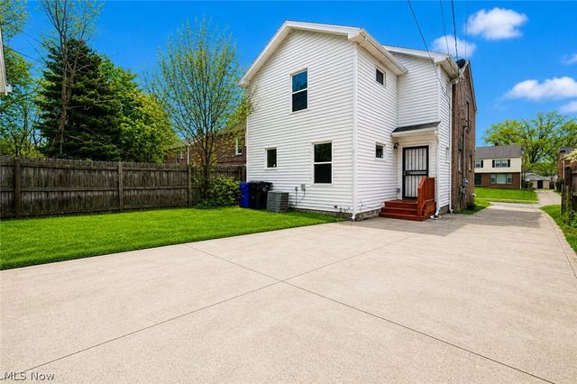 17511 Throckley Avenue, Cleveland, OH 44128