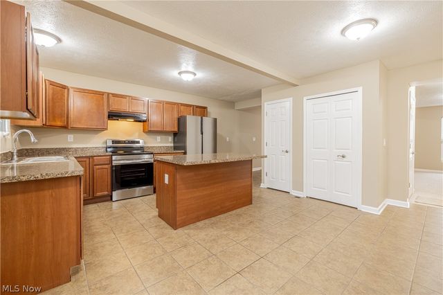 17511 Throckley Avenue, Cleveland, OH 44128