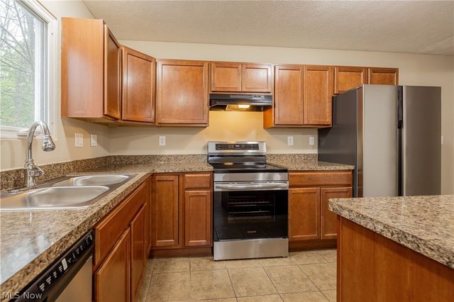17511 Throckley Avenue, Cleveland, OH 44128