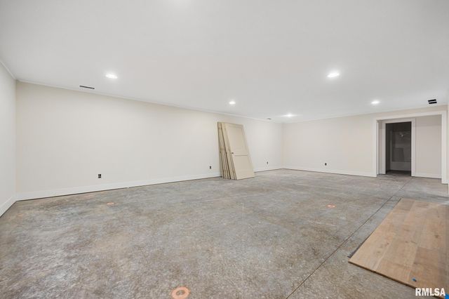 720 WELLINGTON Drive, Washington, IL 61571
