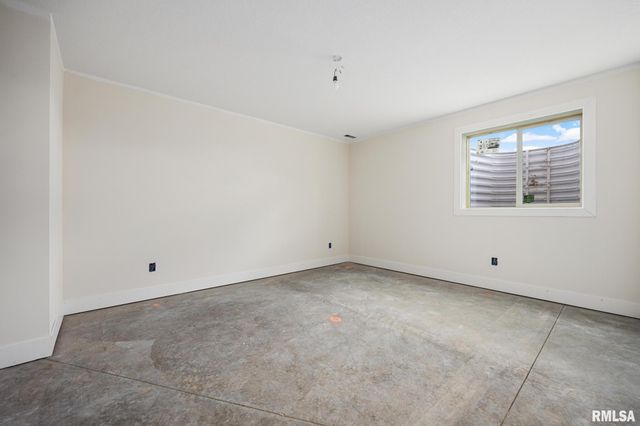 720 WELLINGTON Drive, Washington, IL 61571