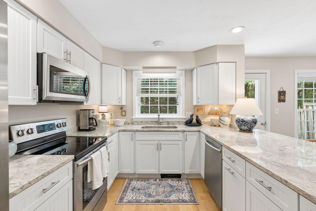 12 Lupine Court 12, Yarmouth, ME 04096 — photo 2