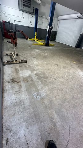 65 N Quarry St, Fall River, MA 02723