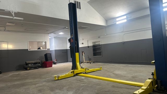 65 N Quarry St, Fall River, MA 02723