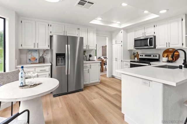 1402 Broken Arrow, Fallbrook, CA 92028