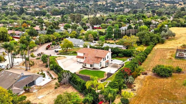 1402 Broken Arrow, Fallbrook, CA 92028