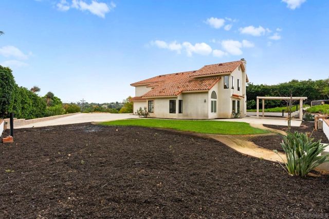 1402 Broken Arrow, Fallbrook, CA 92028