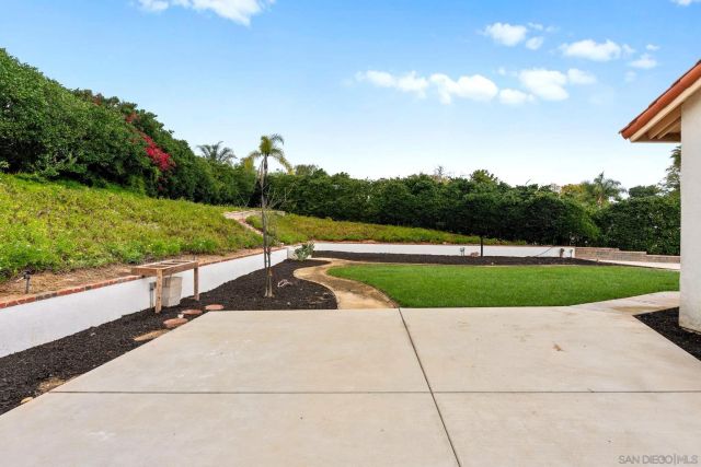 1402 Broken Arrow, Fallbrook, CA 92028