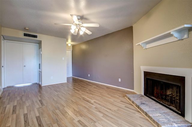 18800 Egret Bay Boulevard 804, Webster, TX 77058