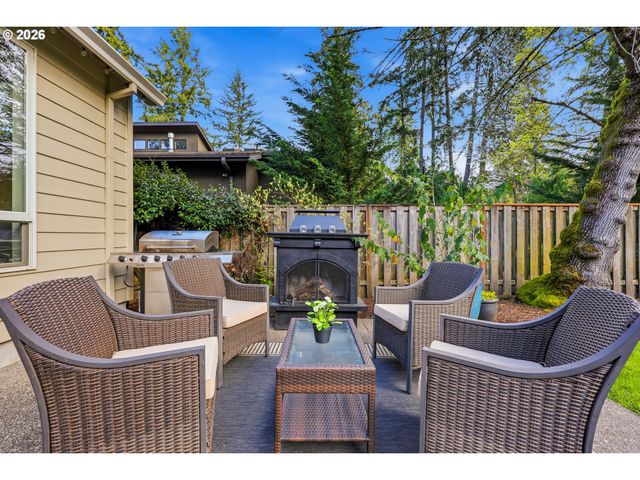 15498 Se RIVER FOREST Dr, Milwaukie, OR 97267