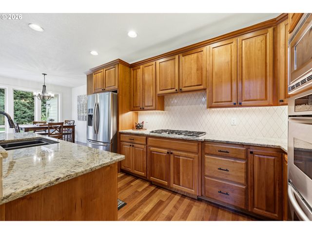 15498 Se RIVER FOREST Dr, Milwaukie, OR 97267