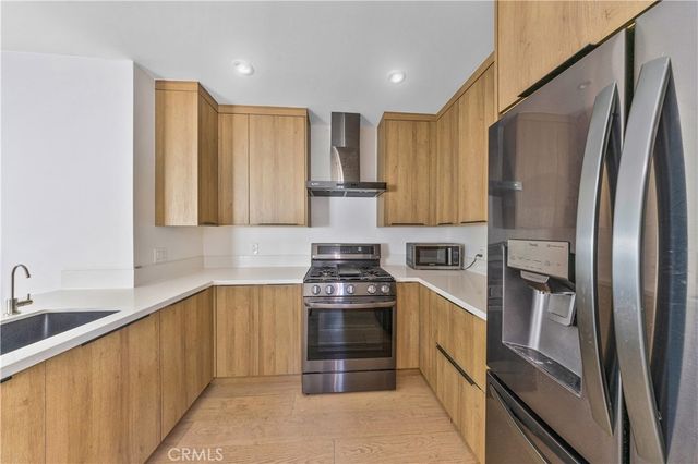 2672 Newell, Los Angeles, CA 90039