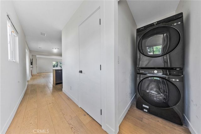 2672 Newell, Los Angeles, CA 90039