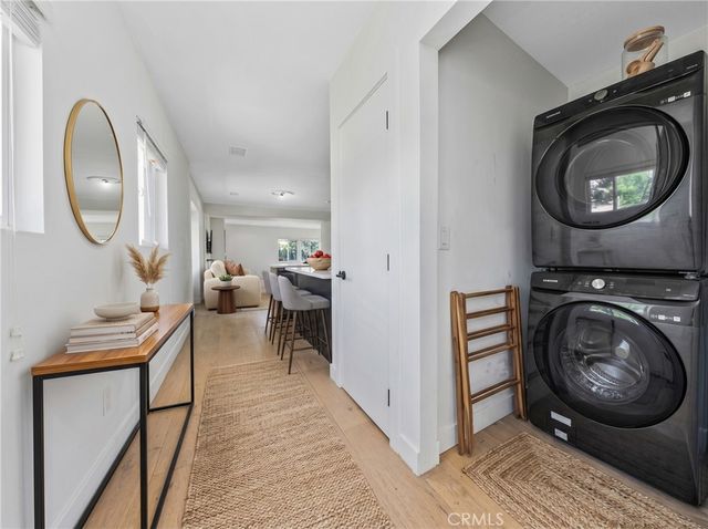 2672 Newell, Los Angeles, CA 90039