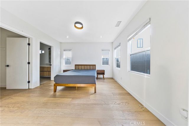 2672 Newell, Los Angeles, CA 90039
