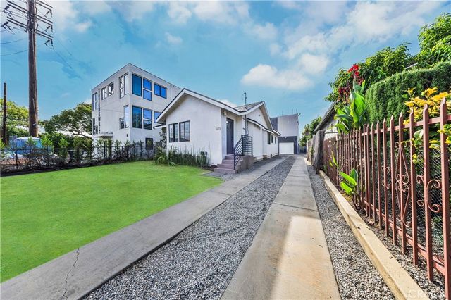 2672 Newell, Los Angeles, CA 90039