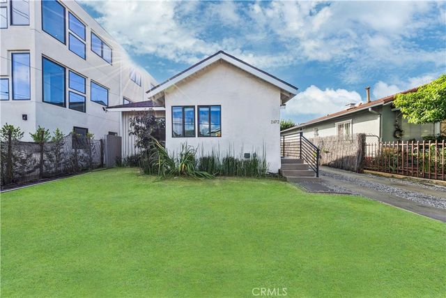 2672 Newell, Los Angeles, CA 90039