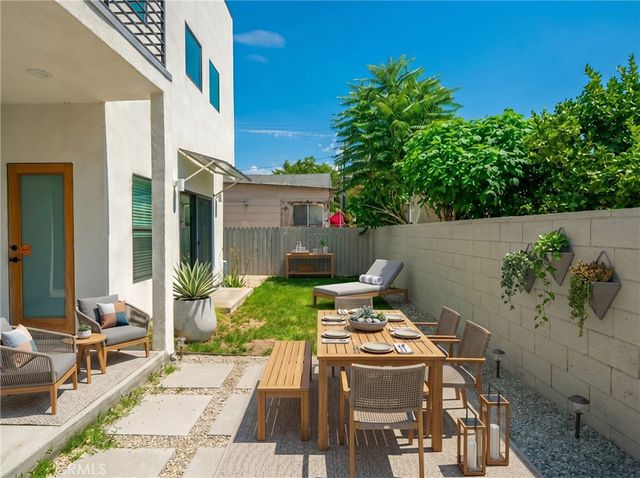 2672 Newell, Los Angeles, CA 90039