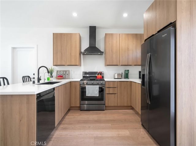 2672 Newell, Los Angeles, CA 90039