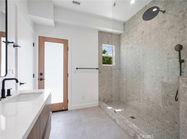 2672 Newell, Los Angeles, CA 90039