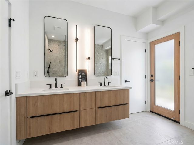 2672 Newell, Los Angeles, CA 90039