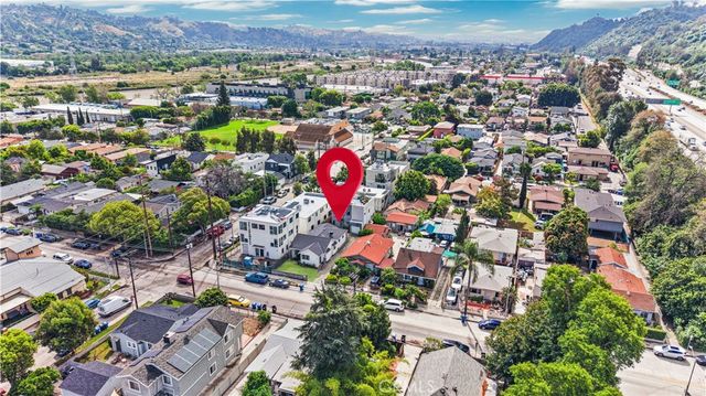 2672 Newell, Los Angeles, CA 90039