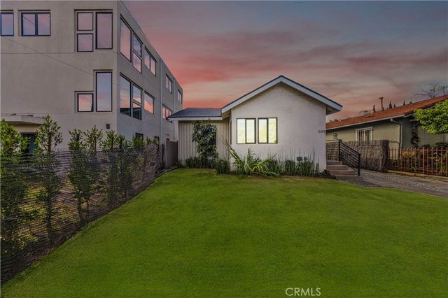 2672 Newell, Los Angeles, CA 90039