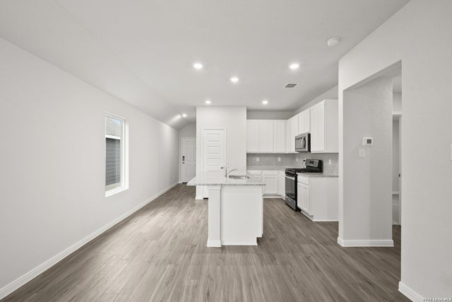 2594 Downsbury Road, New Braunfels, TX 78130