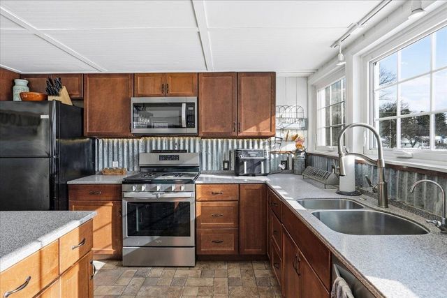 131 Cross Road, Weare, NH 03281