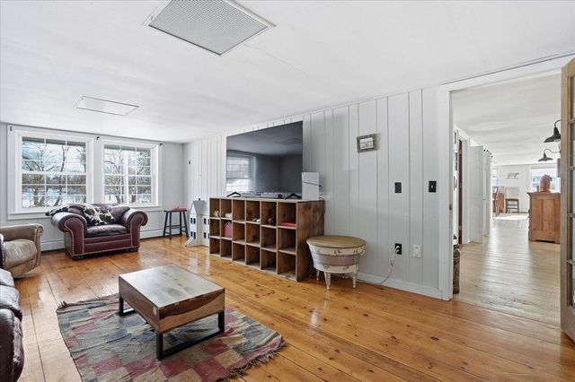 131 Cross Road, Weare, NH 03281