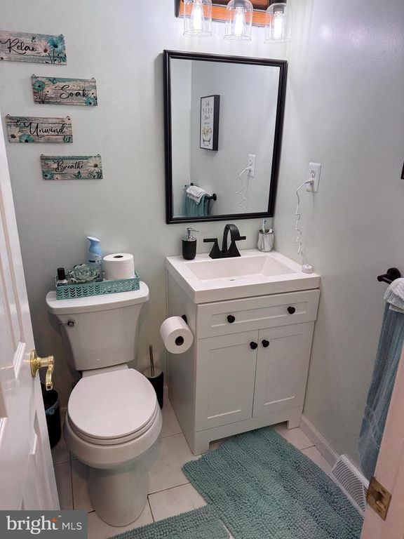 Image 14 of property listing at 5010 LEE HILL CIR, Monrovia, MD 21770