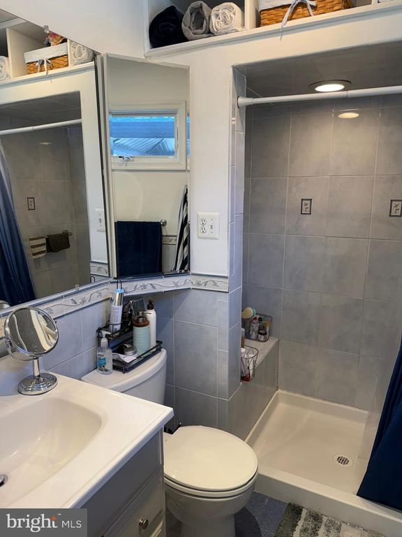 Image 17 of property listing at 5010 LEE HILL CIR, Monrovia, MD 21770