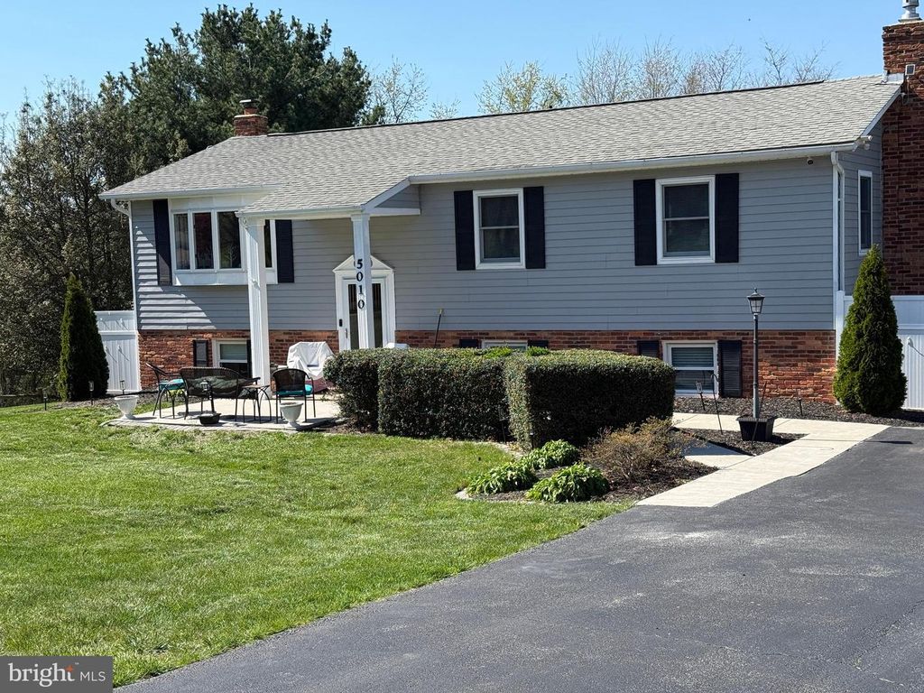 Image 2 of property listing at 5010 LEE HILL CIR, Monrovia, MD 21770