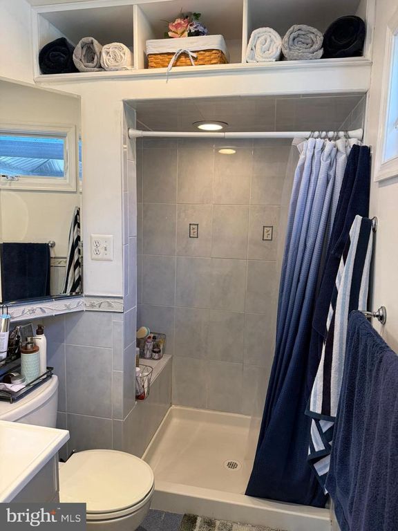 Image 18 of property listing at 5010 LEE HILL CIR, Monrovia, MD 21770